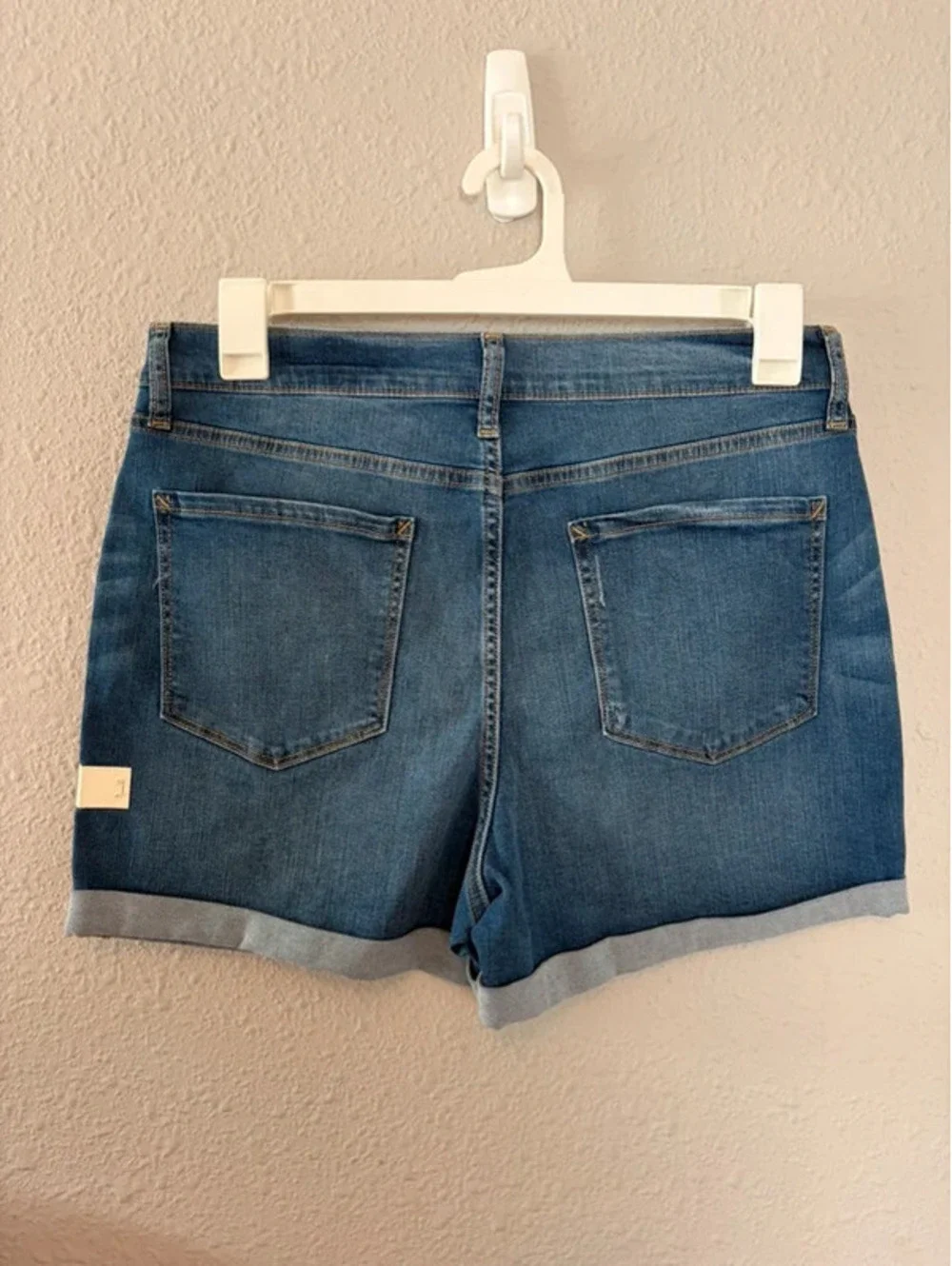 NWT a.n.a high-rise shortie short size 12. 3.5in short. $35 retail